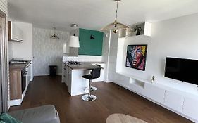 Appartement Accueillant, Tres Bien Situe